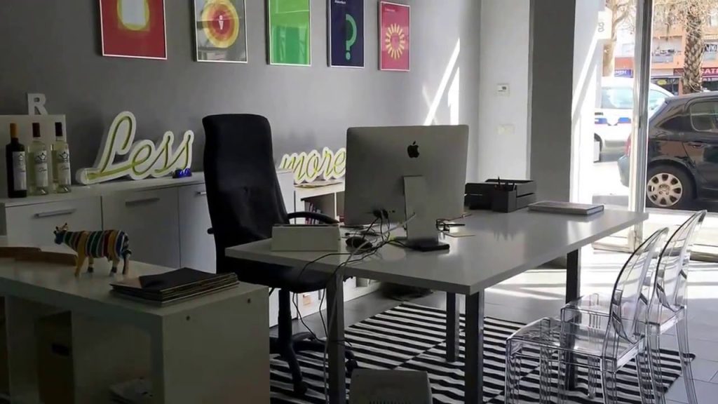 Cómo decorar oficinas de marketing y publicidad